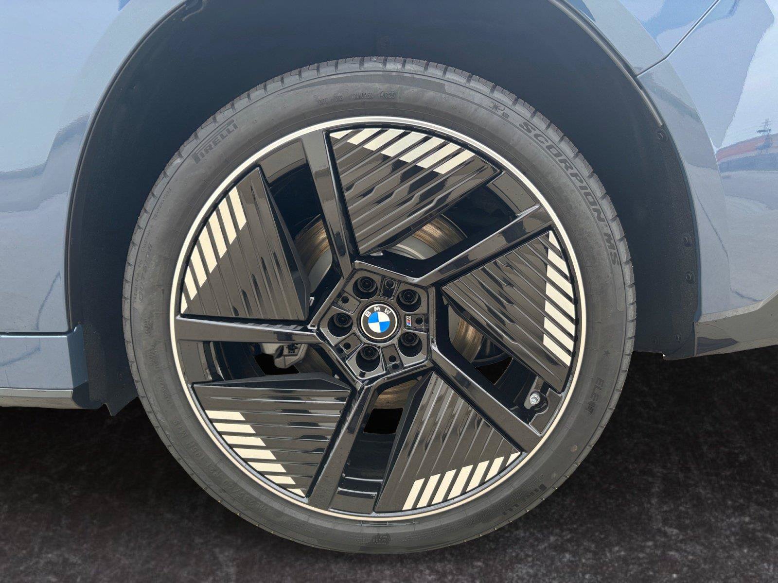 New 2027 BMW iX3 50 xDrive w/ M Sport Package AWD/4WD image 29