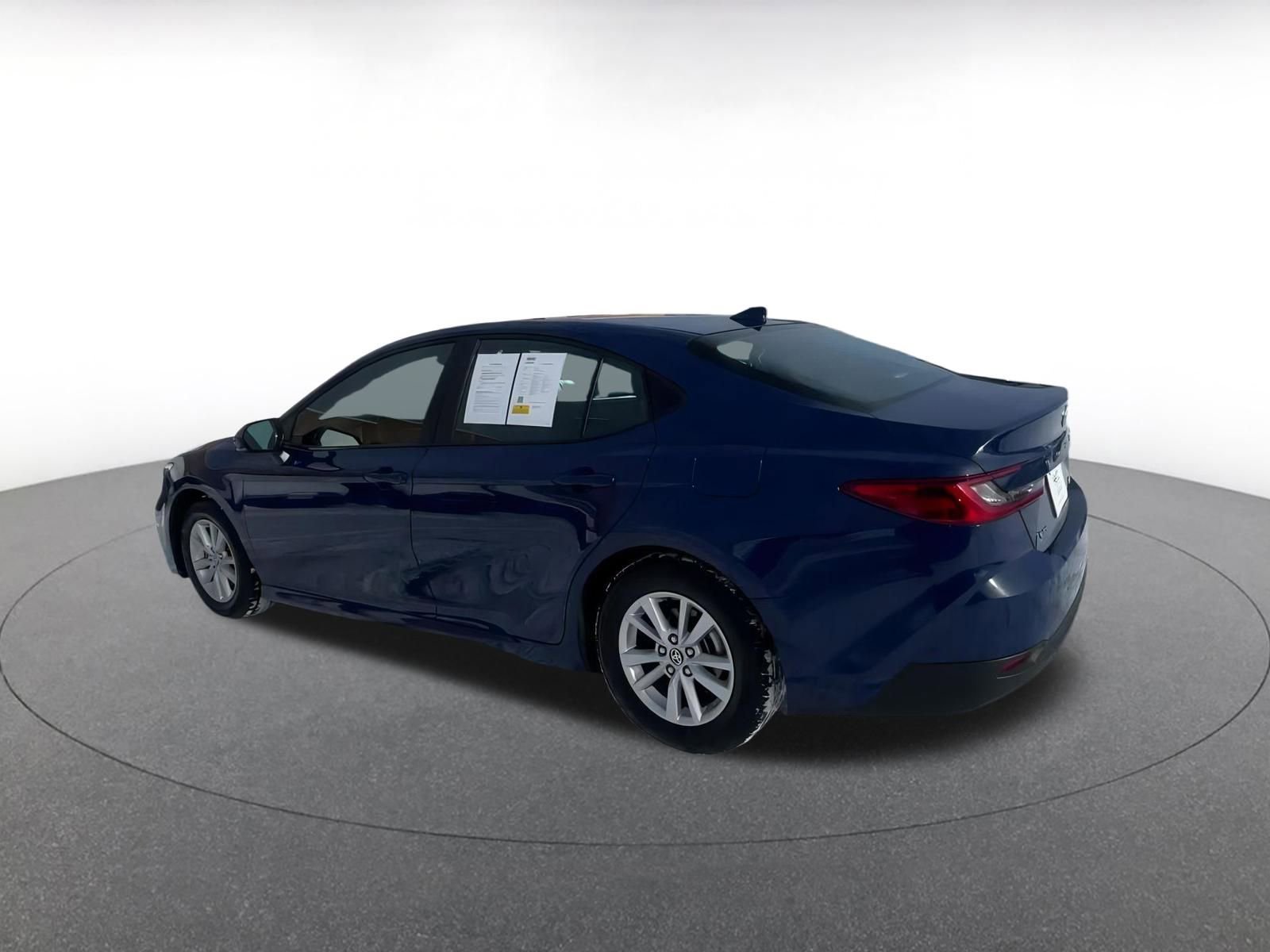 Used 2025 Toyota Camry LE image 10