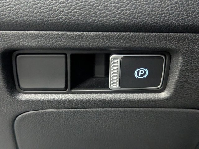 Used 2023 Hyundai Santa Fe SEL FWD image 13