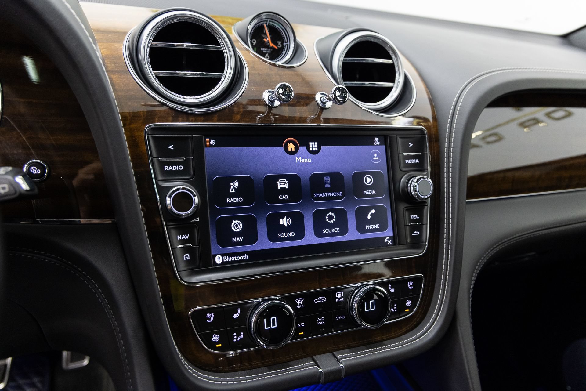Used 2018 Bentley Bentayga AWD/4WD image 19