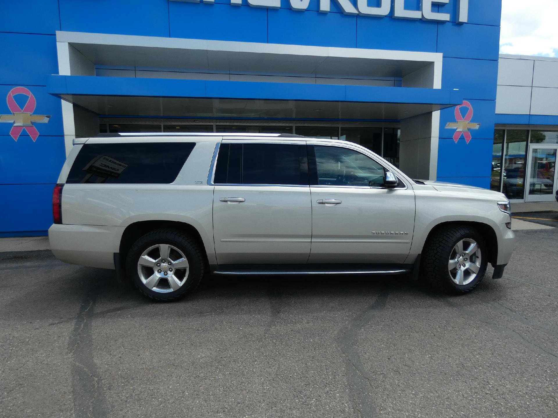 Used 2016 Chevrolet Suburban LTZ AWD/4WD image 2