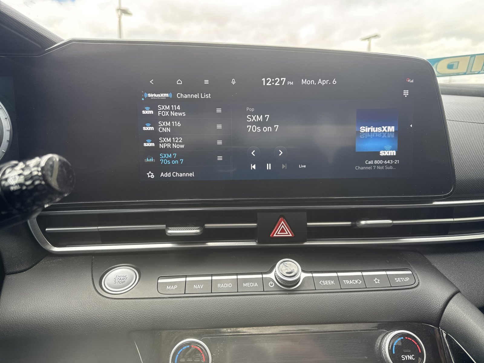 Used 2023 Hyundai Elantra Limited w/ Preferred Accessory Package FWD image 12