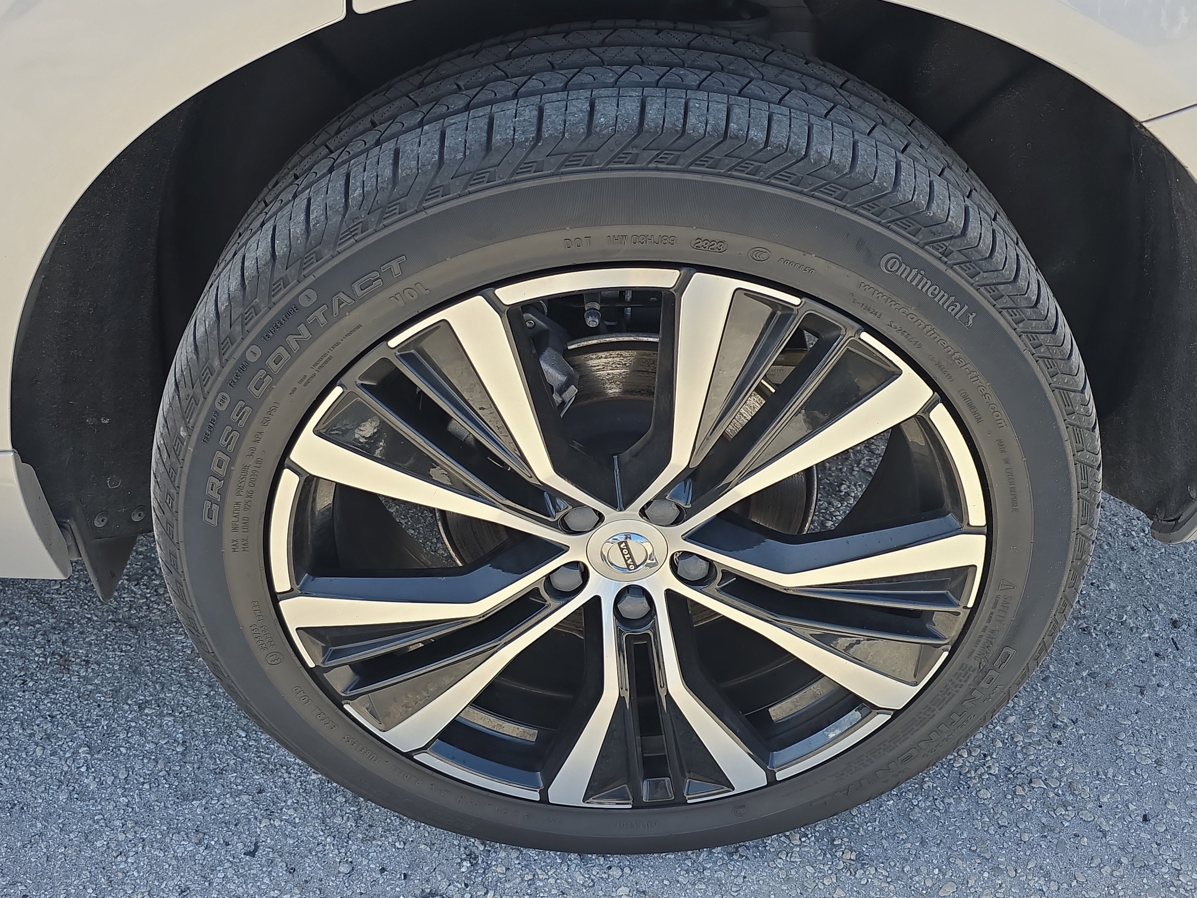 Used 2024 Volvo XC60 B5 Plus w/ Protection Package Premier AWD/4WD image 13