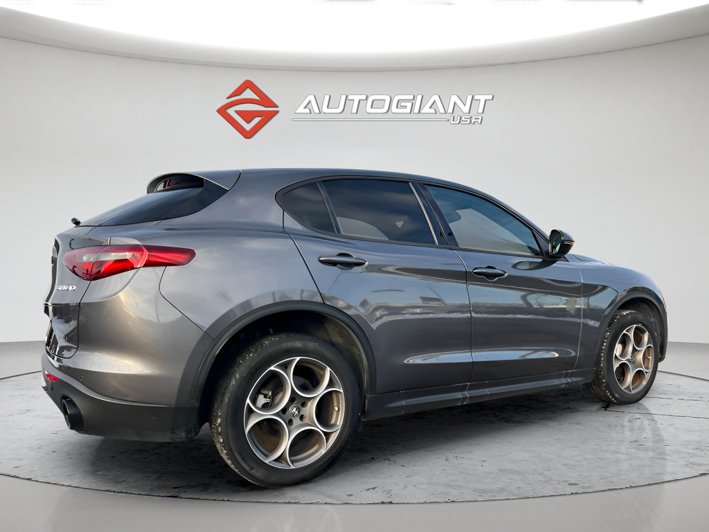 Used 2023 Alfa Romeo Stelvio Sprint RWD image 8