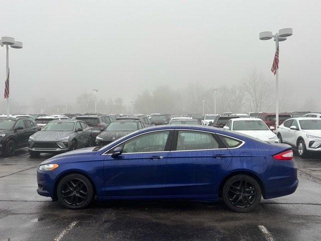 Used 2015 Ford Fusion SE w/ Equipment Group 202A image 9