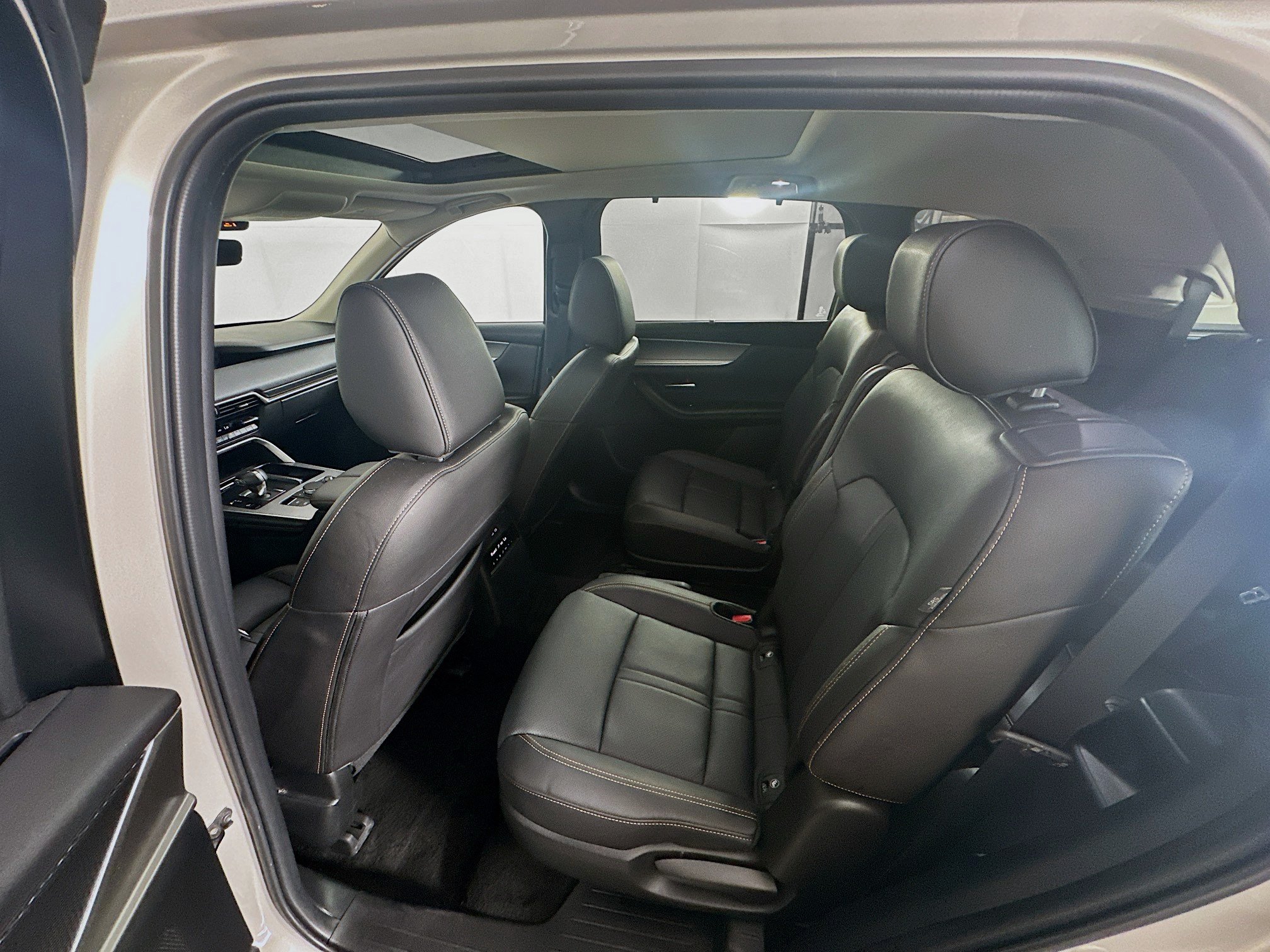 Used 2024 MAZDA CX-90 Plug-In Hybrid w/ Premium Pkg AWD/4WD image 28