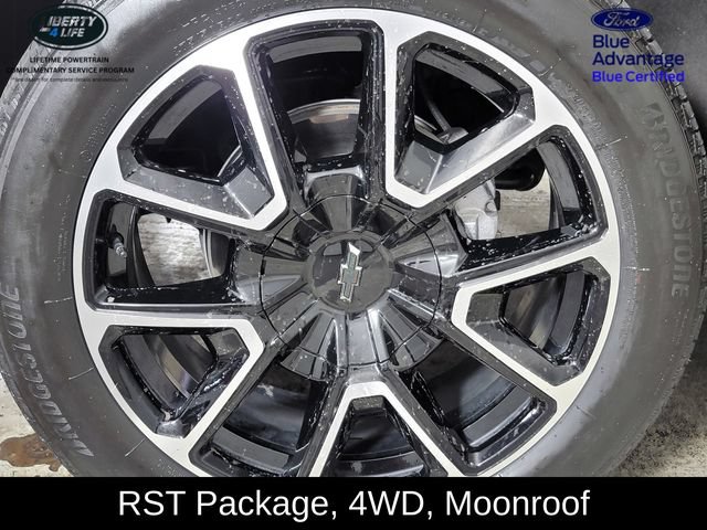 Used 2024 Chevrolet Suburban RST w/ Luxury Package AWD/4WD image 11