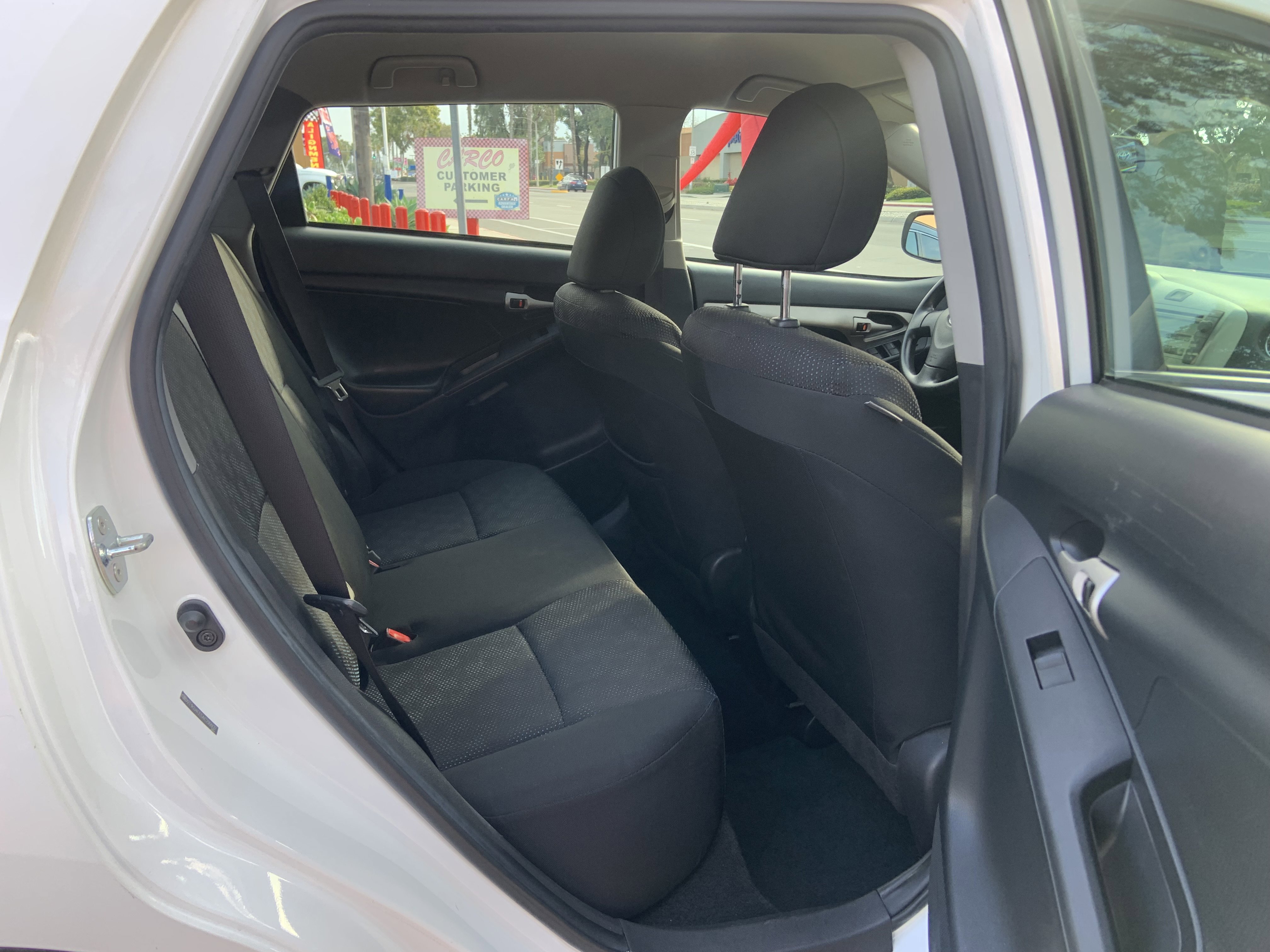 Used 2010 Toyota Matrix image 10