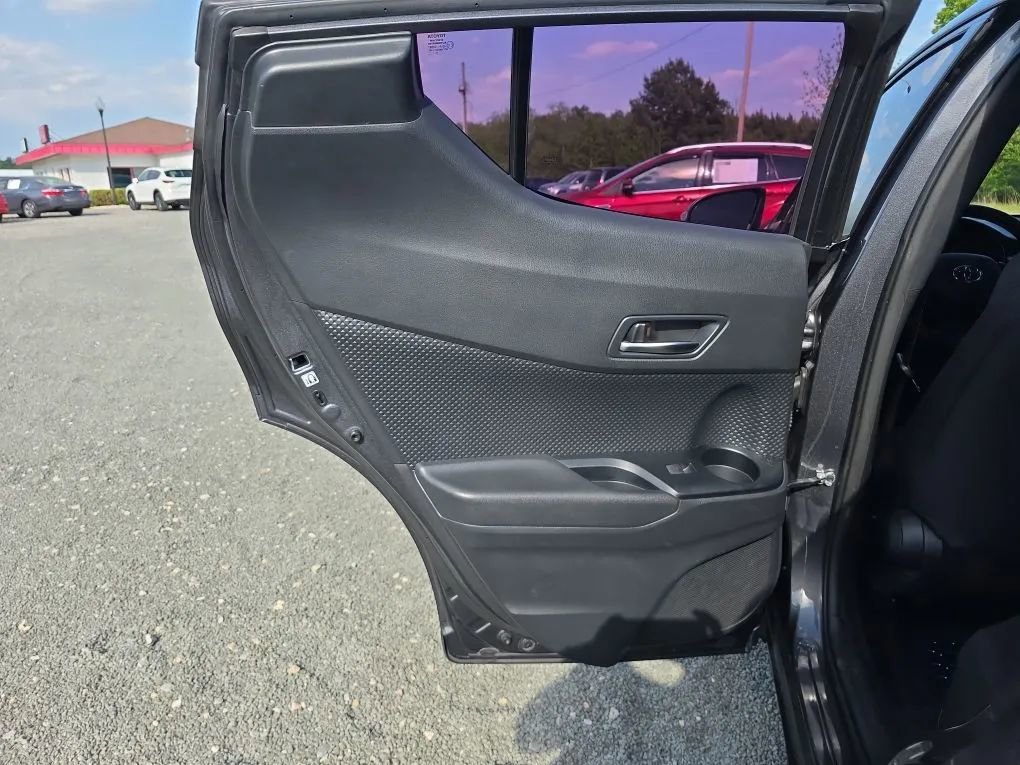 Used 2020 Toyota C-HR LE FWD image 39