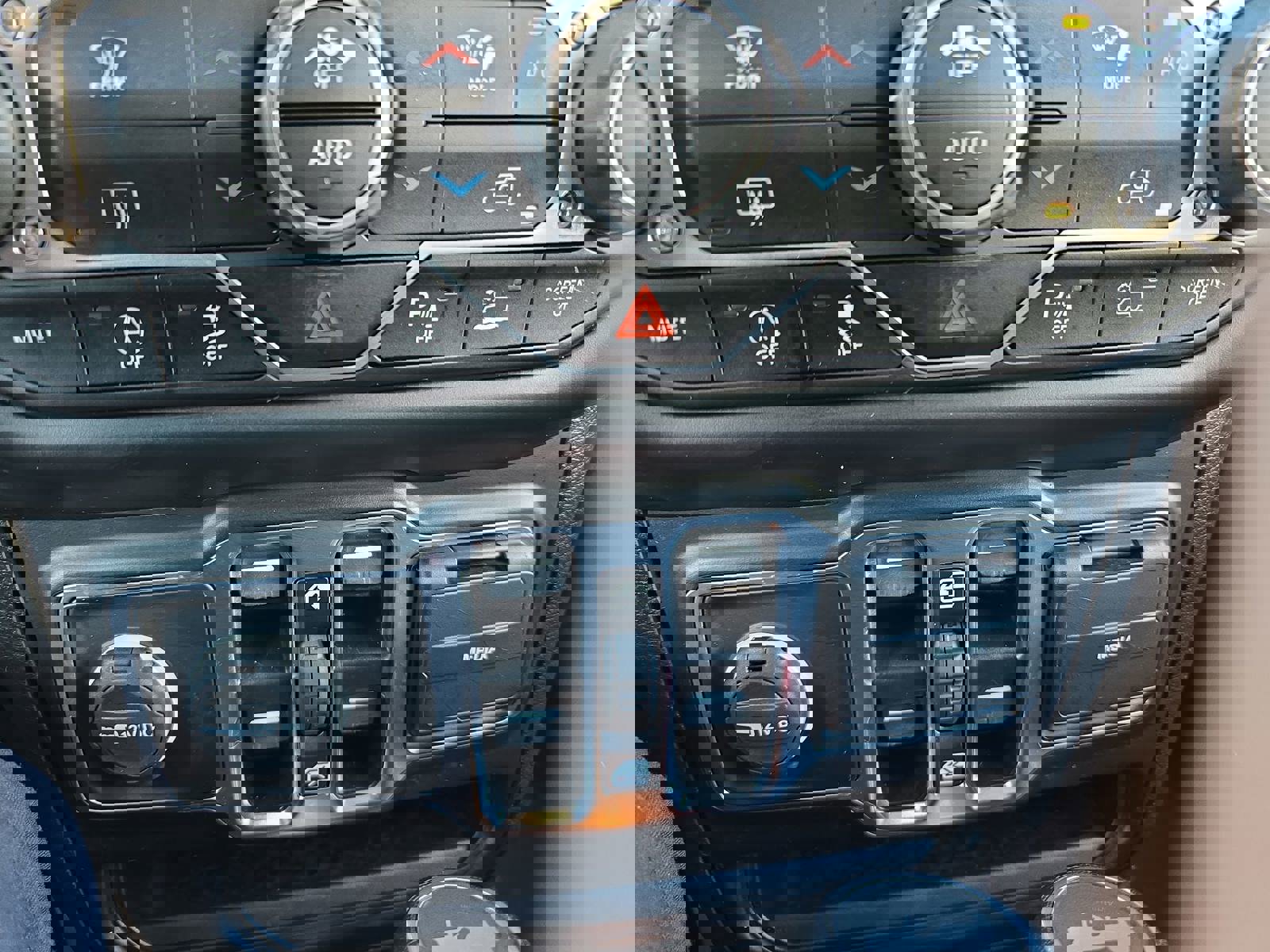 Used 2022 Jeep Wrangler Sport S image 25