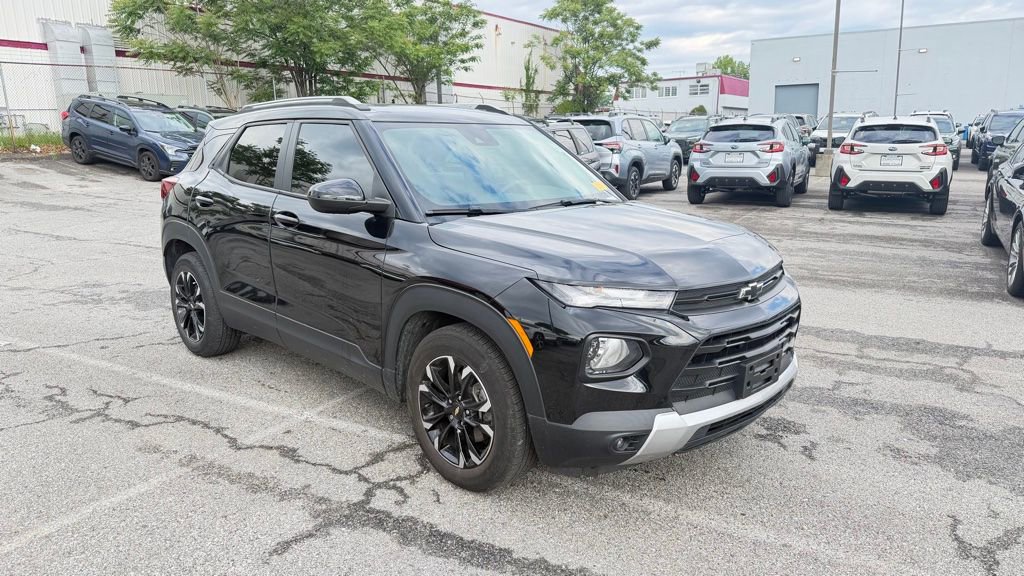 Used 2021 Chevrolet TrailBlazer LT w/ Sun and Liftgate Package FWD image 1