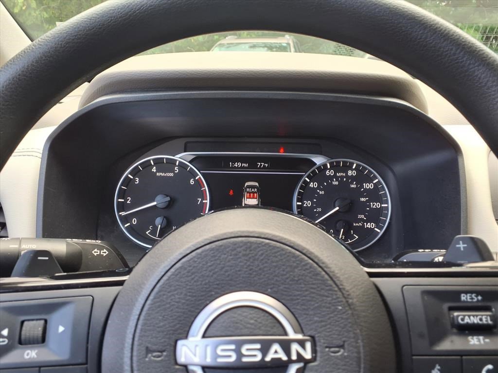 Used 2023 Nissan Rogue SV image 16