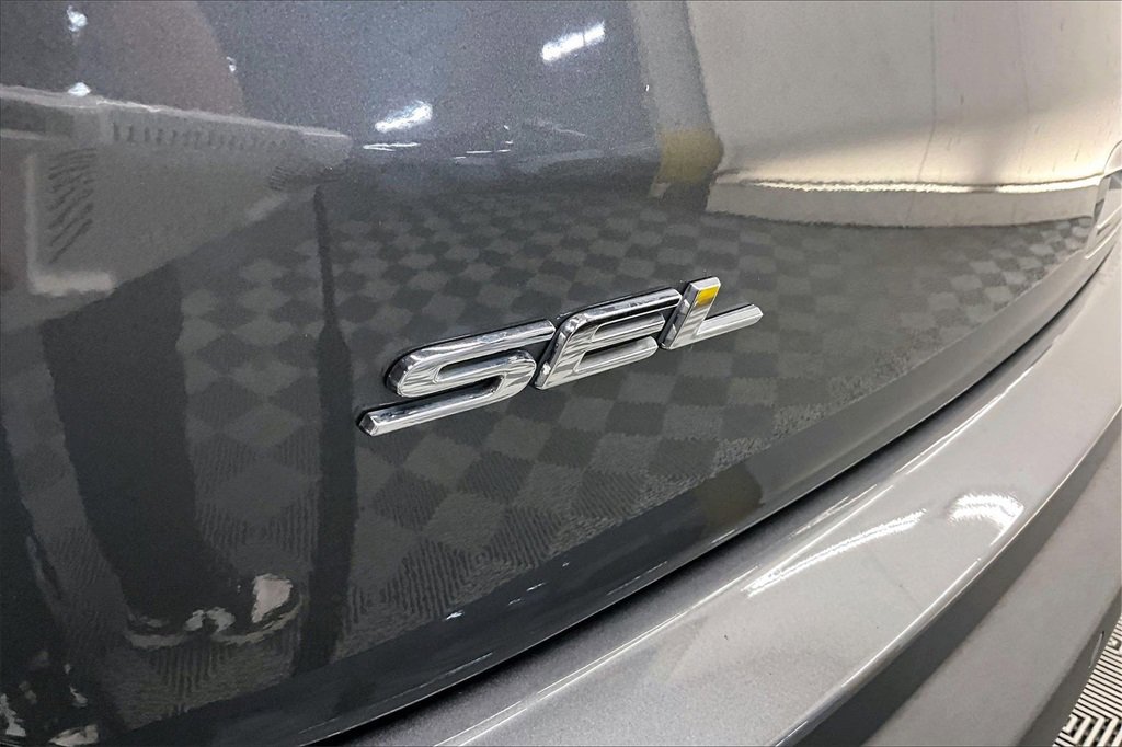 Used 2023 Ford Edge SEL w/ Convenience Package image 7