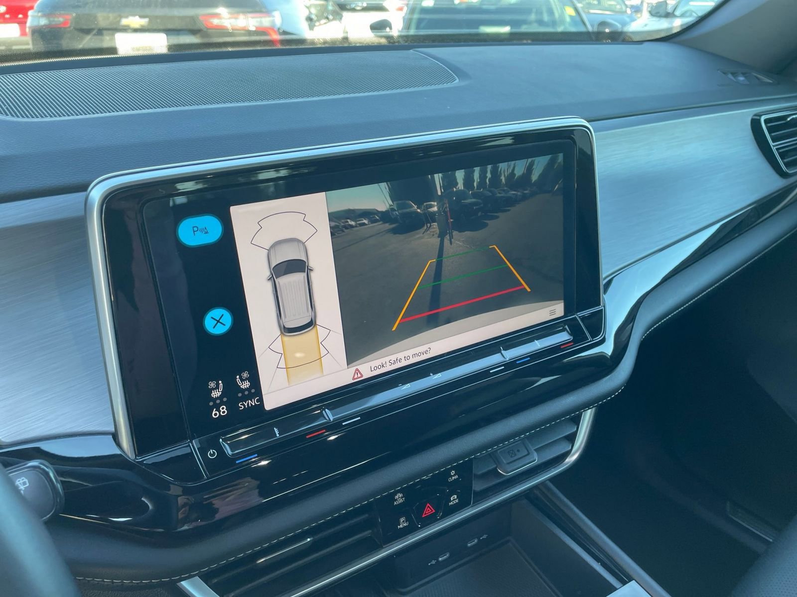 Used 2025 Volkswagen Atlas Cross Sport SE image 17