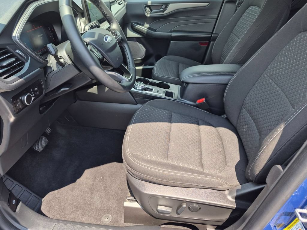 Used 2023 Ford Escape Active w/ Tech Pack #1 AWD/4WD image 13