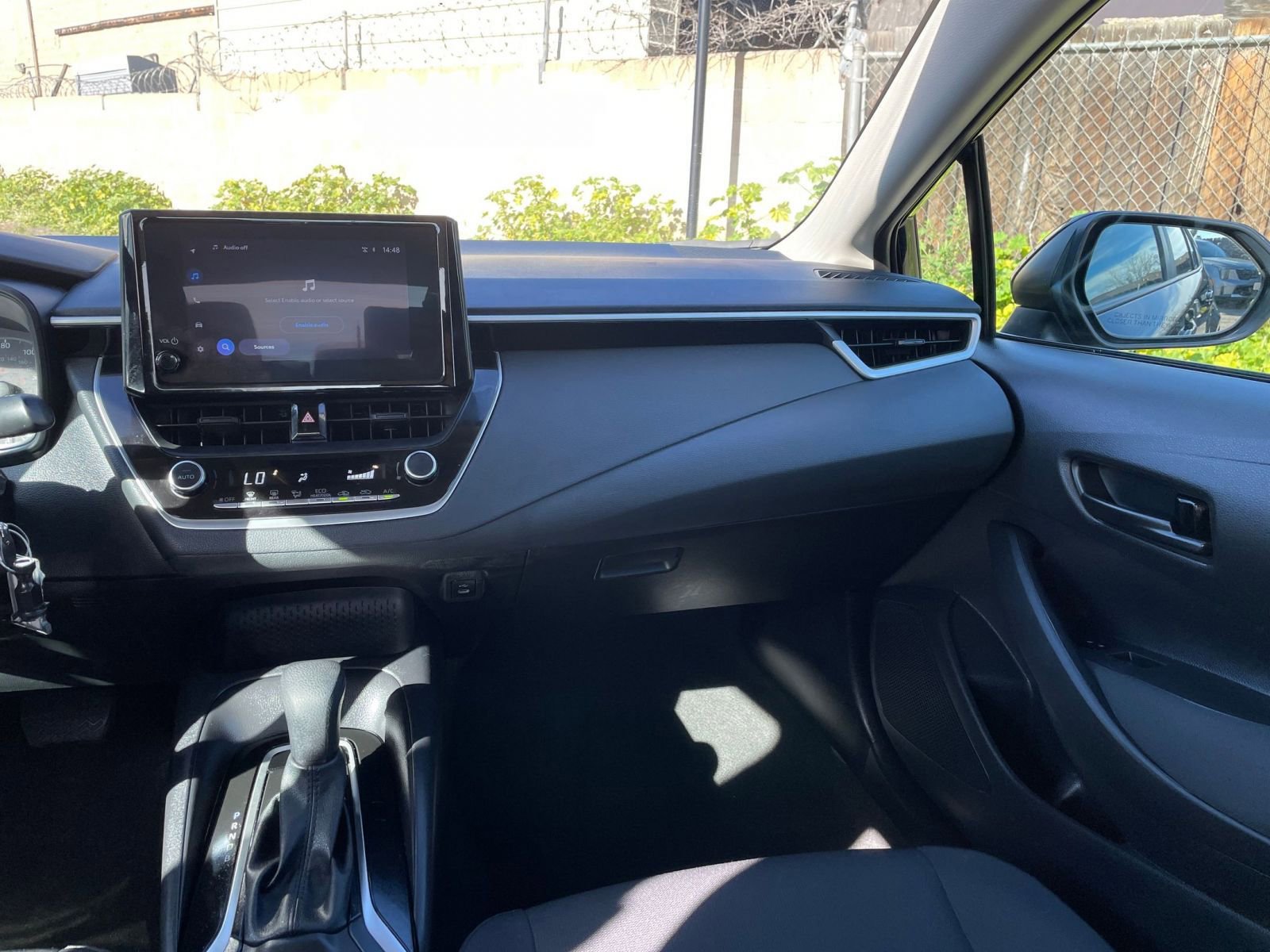 Used 2025 Toyota Corolla LE image 33