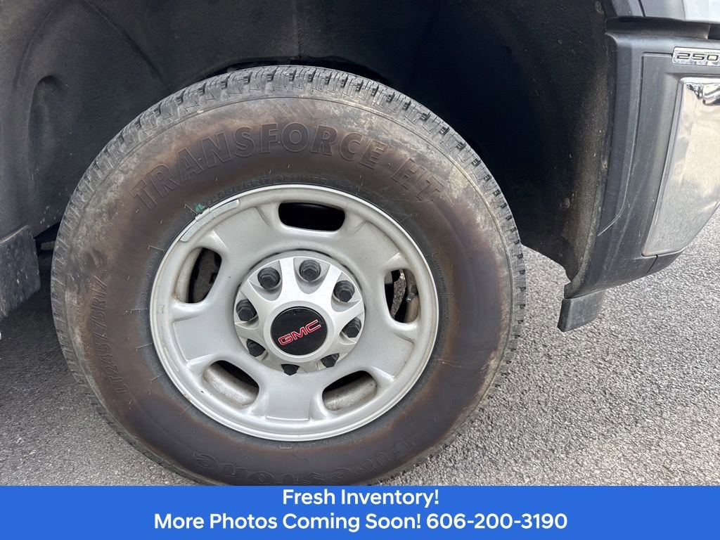 Used 2024 GMC Sierra 2500 Pro AWD/4WD image 4