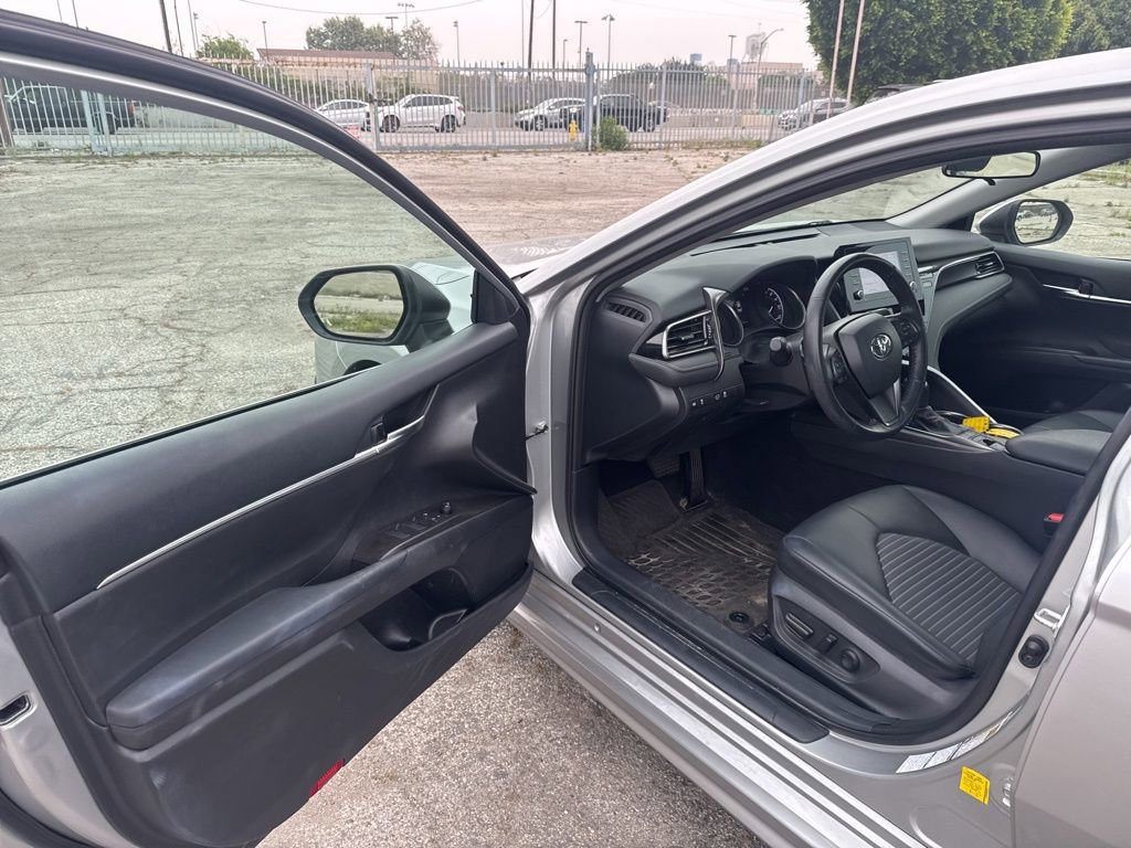 Used 2022 Toyota Camry SE image 15