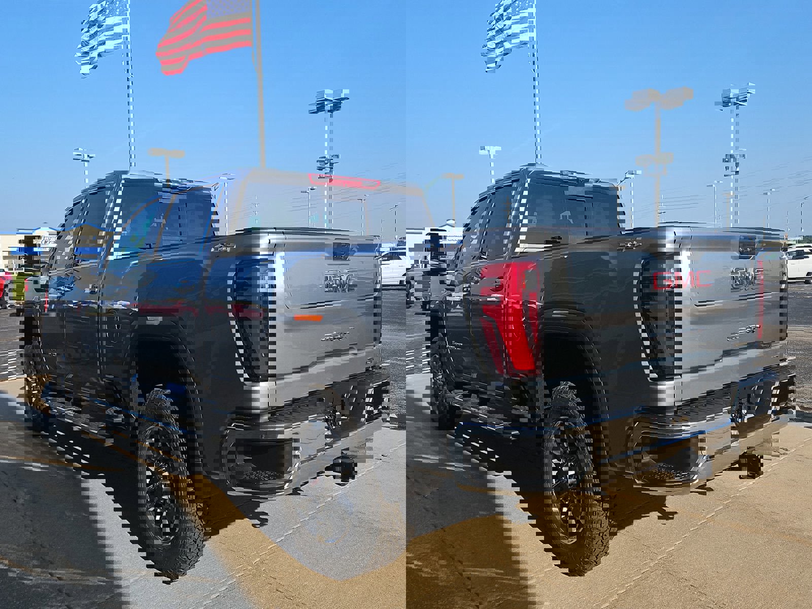 New 2025 GMC Sierra 2500 SLT w/ SLT Premium Package image 3