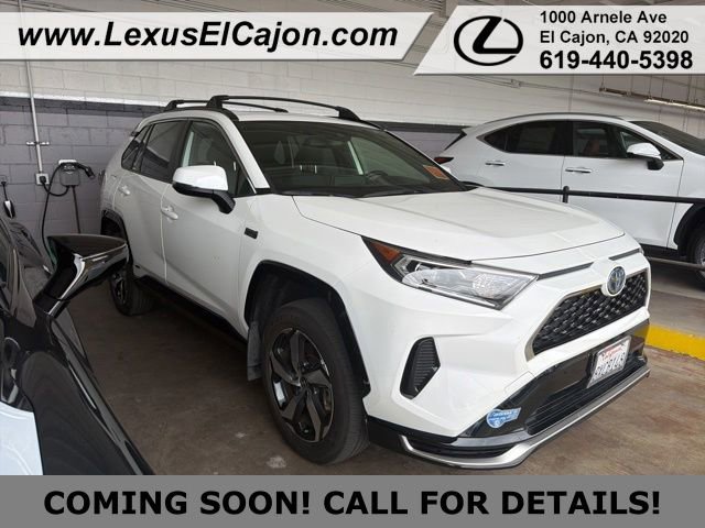 Used 2021 Toyota RAV4 SE w/ Weather & Moonroof Package AWD/4WD image 2
