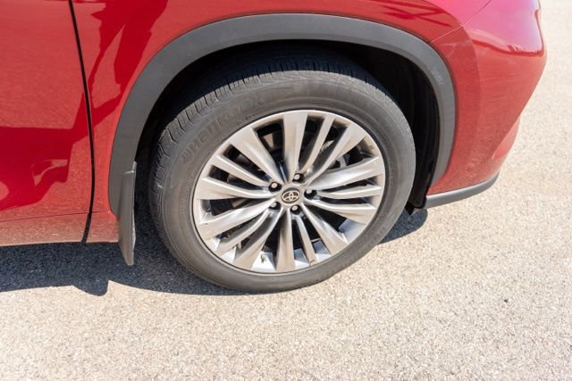 Used 2021 Toyota Highlander Platinum image 9
