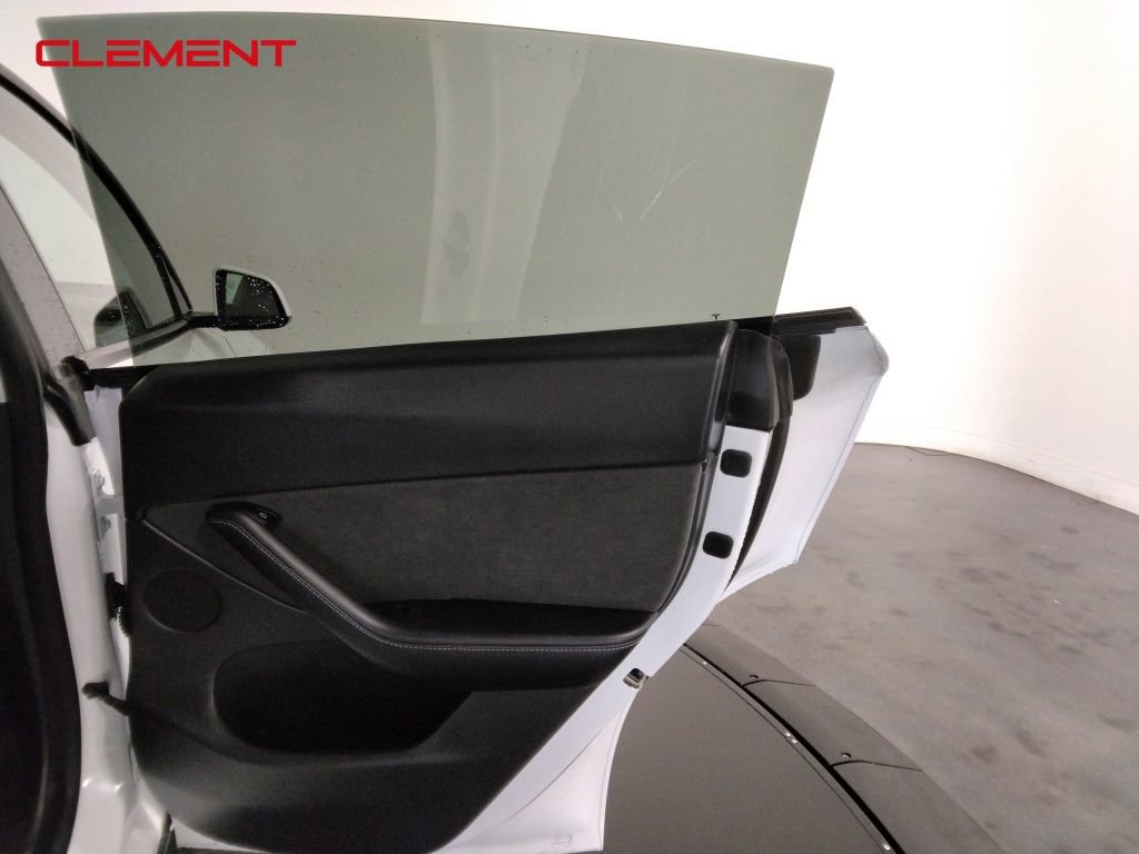 Used 2022 Tesla Model Y Performance image 30