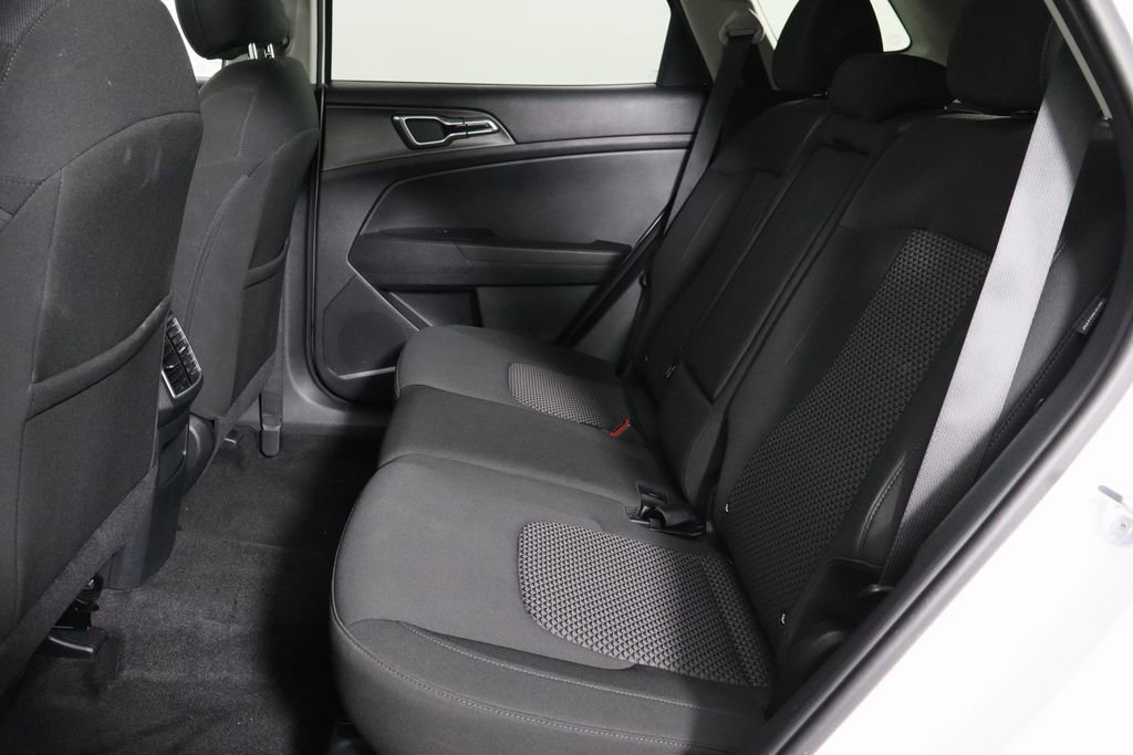 Used 2025 Kia Sportage LX FWD image 16