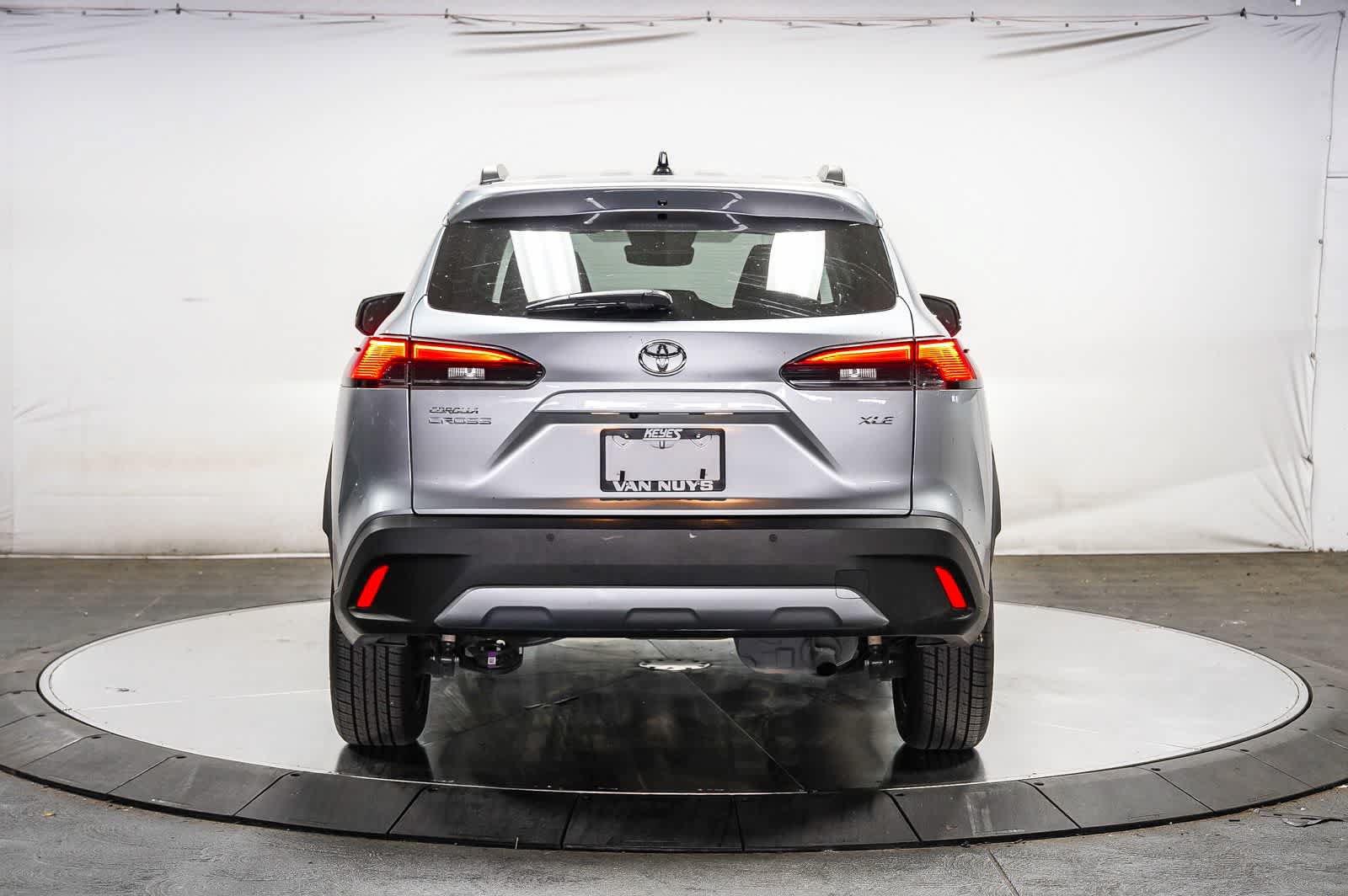 Certified 2025 Toyota Corolla Cross XLE FWD image 3