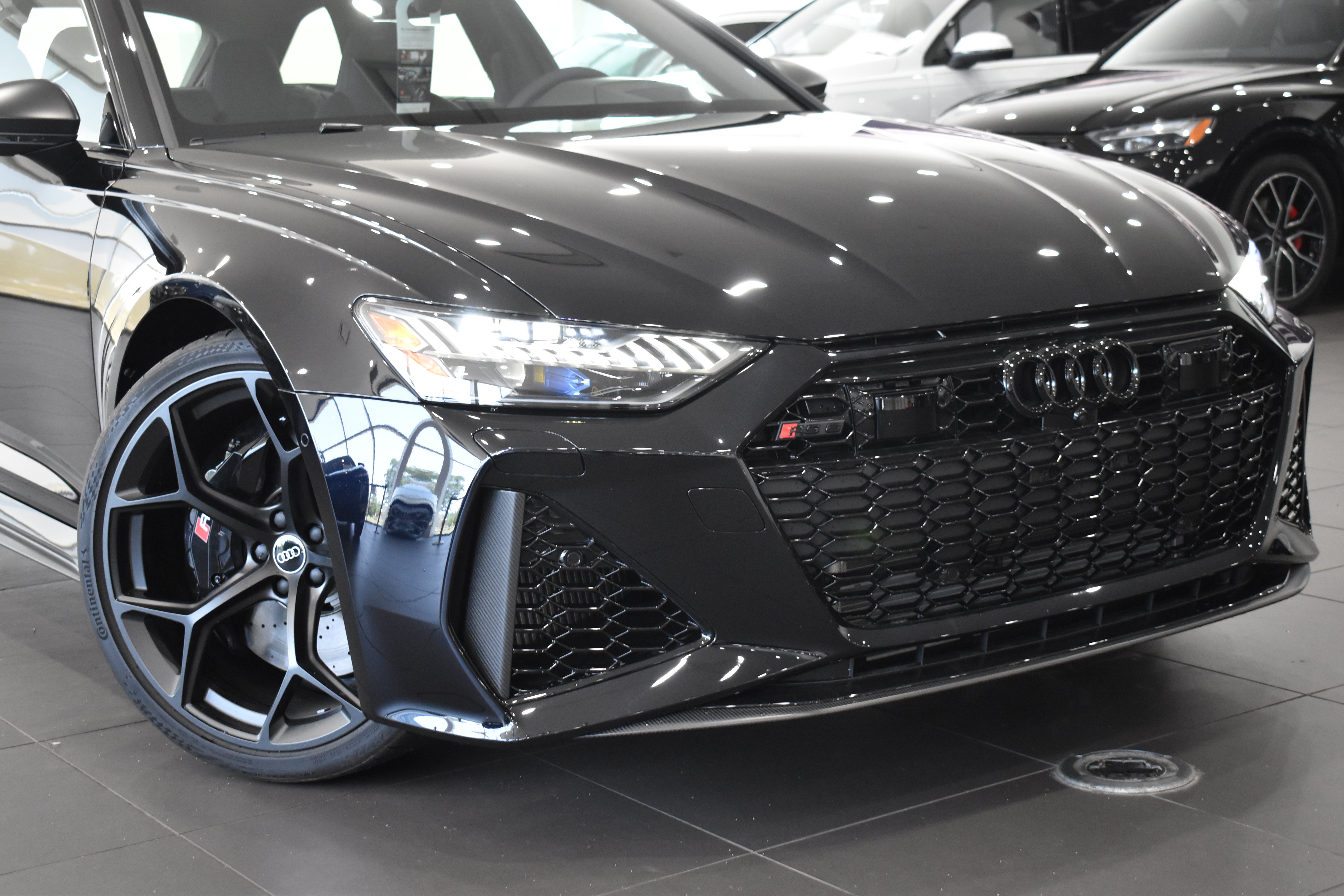 New 2025 Audi RS 6 performance image 2