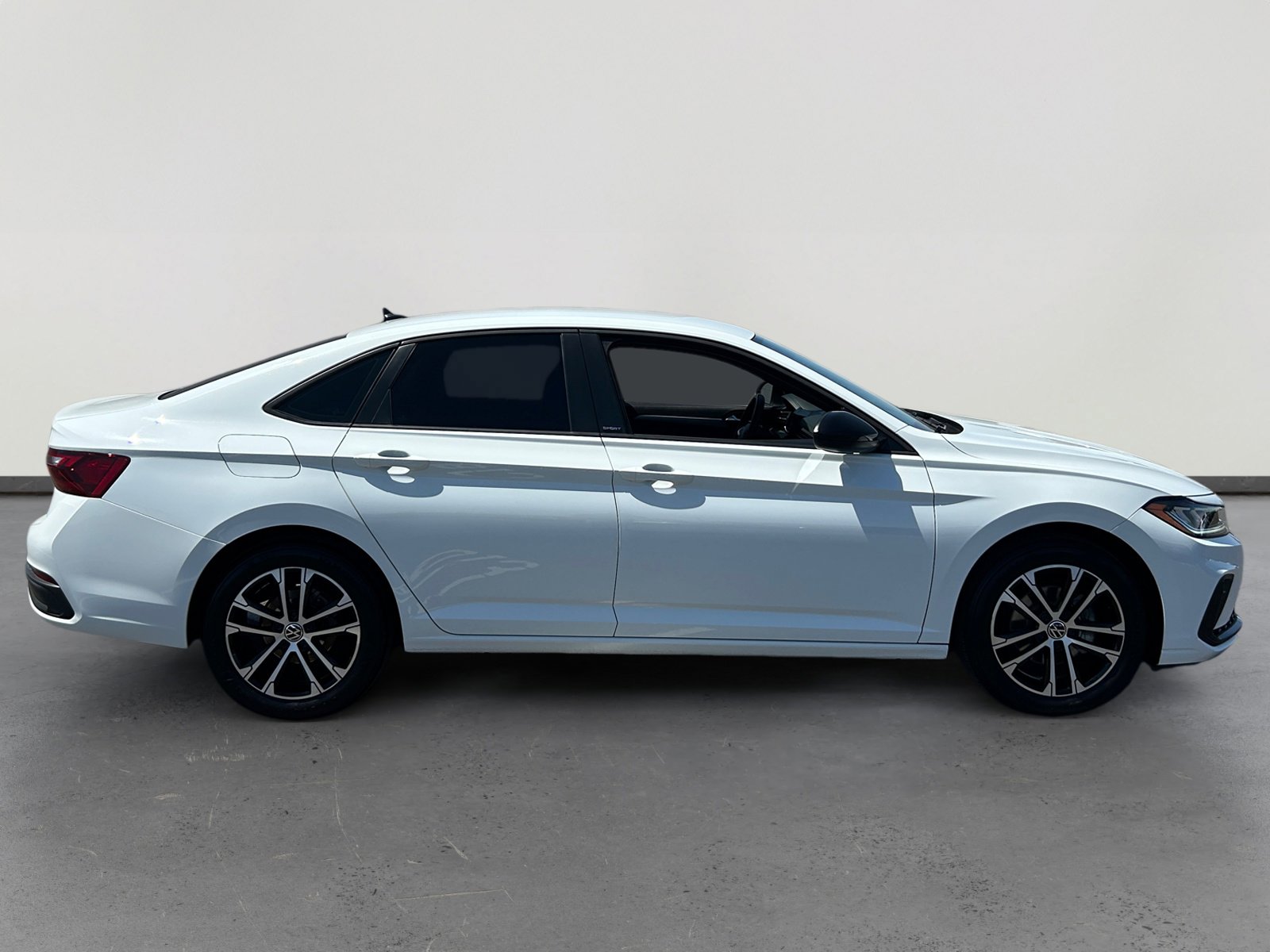 Used 2025 Volkswagen Jetta Sport FWD image 6