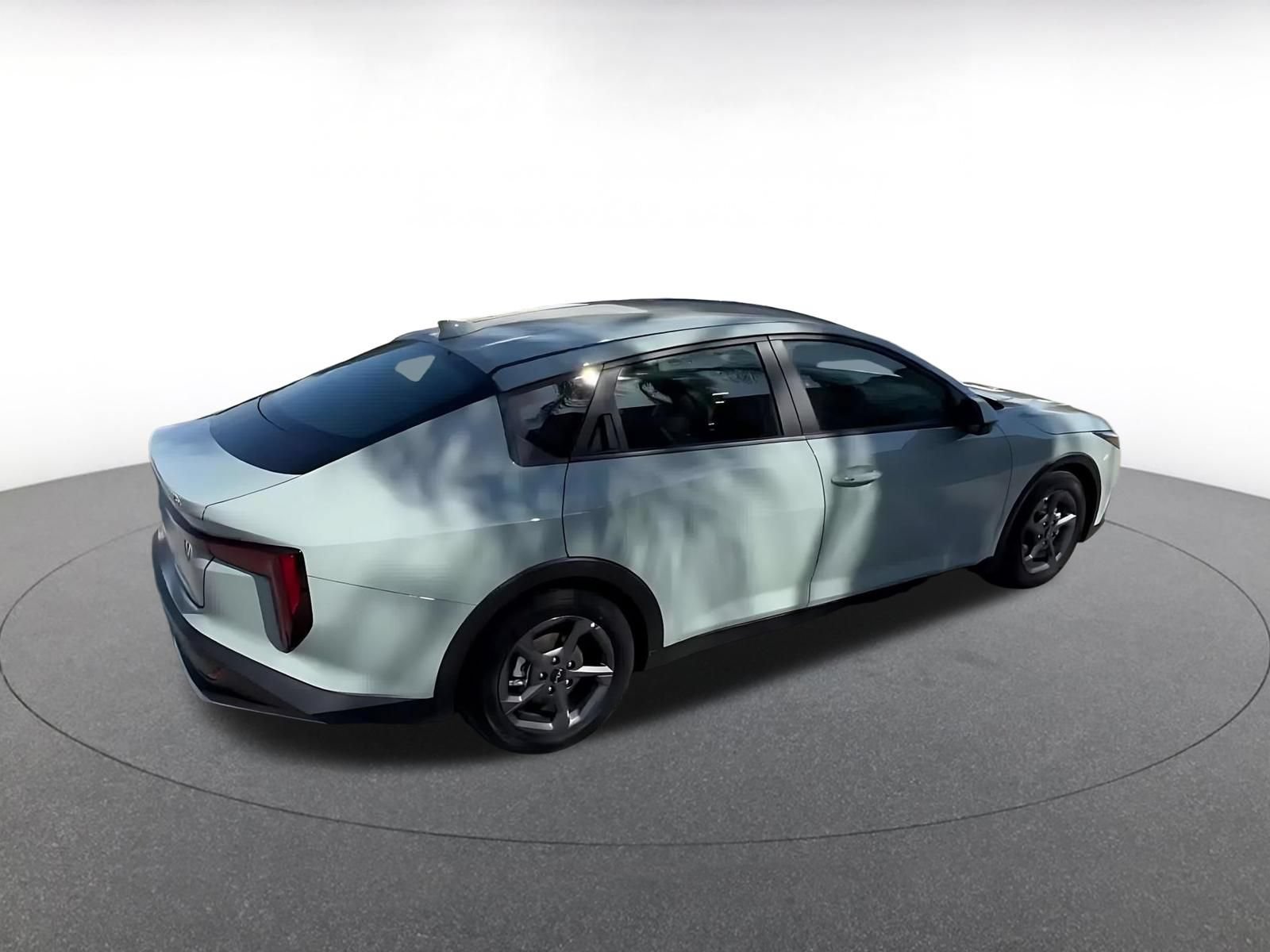 Used 2025 Kia K4 FWD image 15