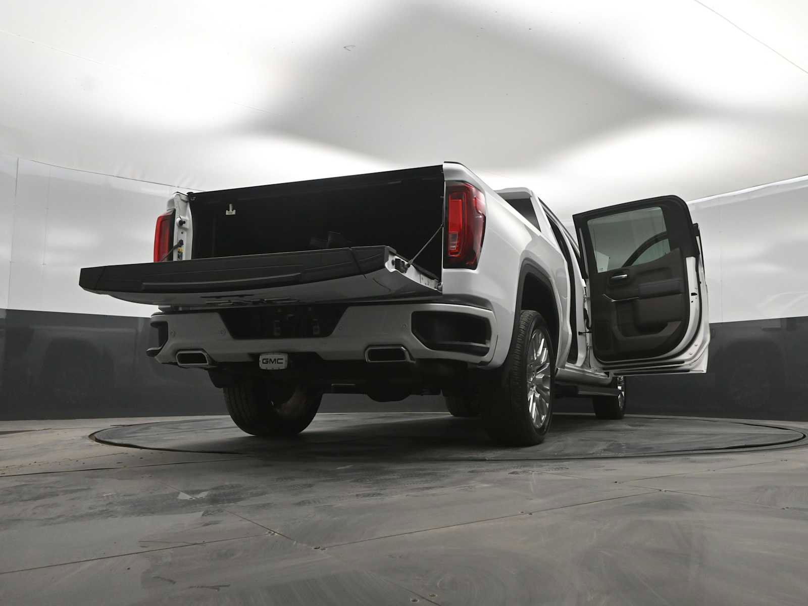 Used 2021 GMC Sierra 1500 Denali w/ Denali Premium Package AWD/4WD image 44