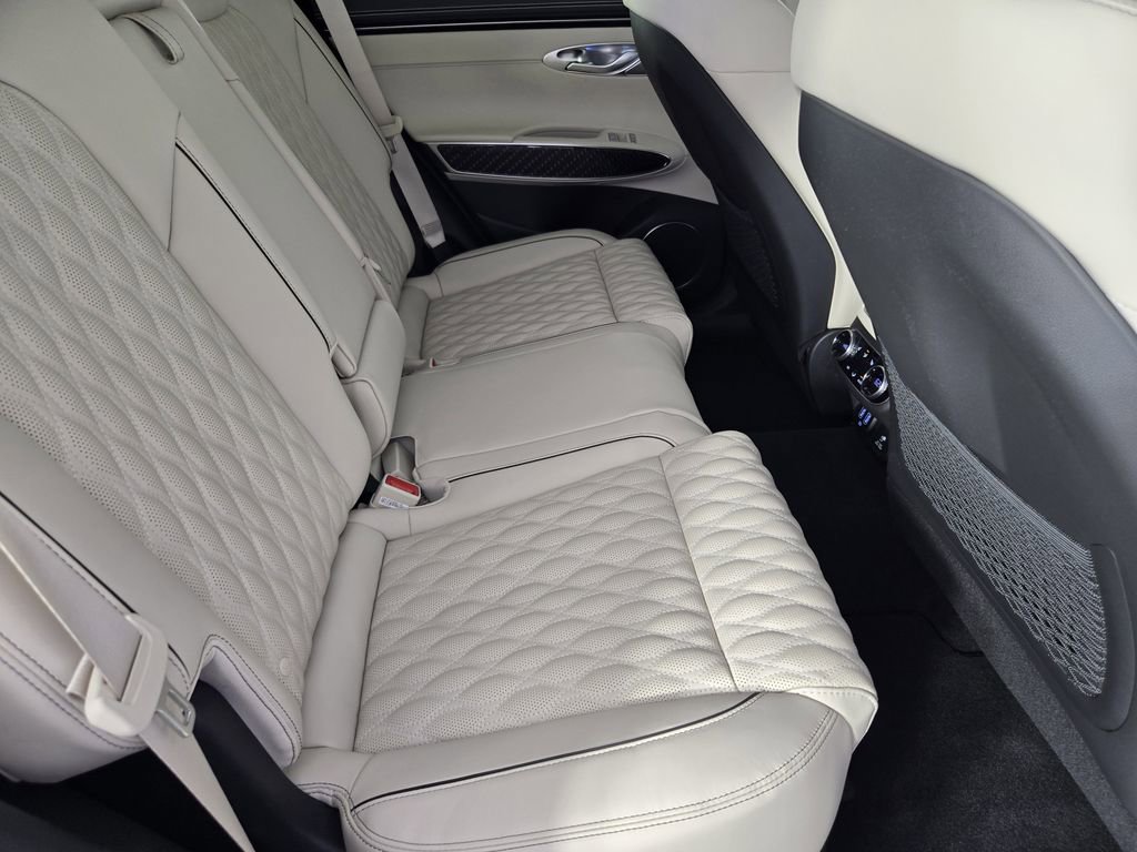 Used 2023 Genesis GV70 3.5T Sport w/ Sport Prestige Package image 33