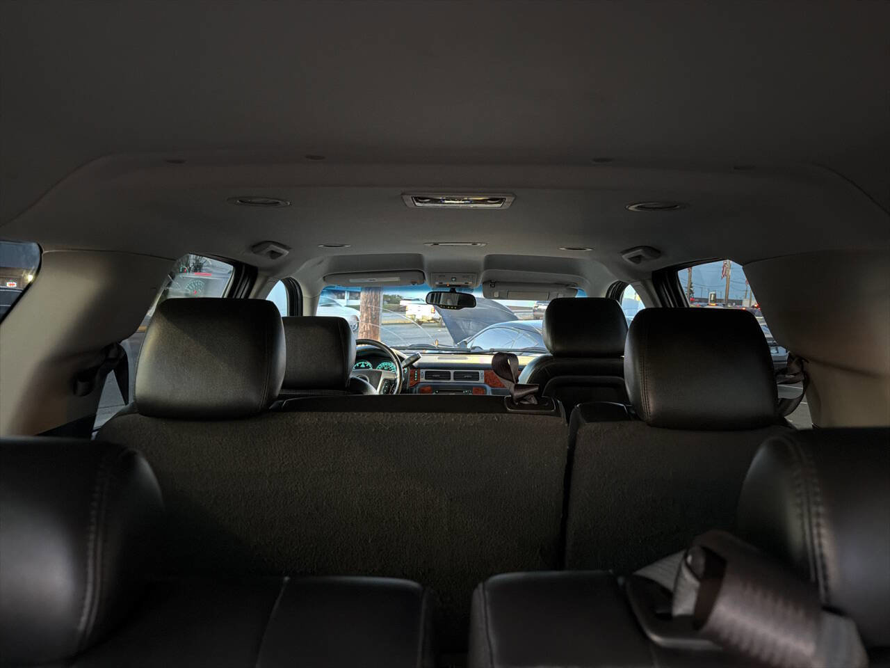 Used 2013 Chevrolet Suburban LTZ image 7