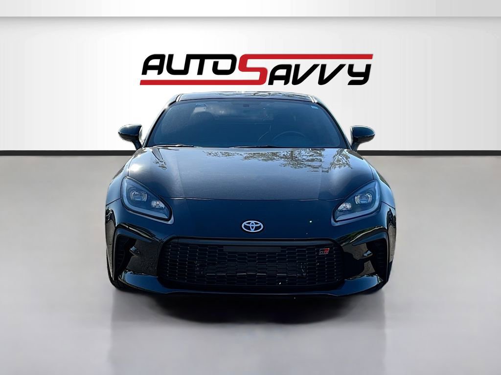 Used 2023 Toyota GR86 w/ ALL Weather Mat Package (TMS) RWD image 2