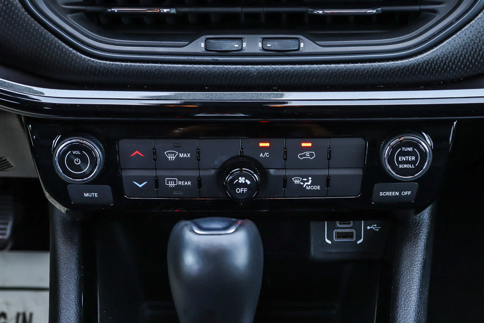Used 2022 Jeep Compass Latitude w/ Sun and Sound Group FWD image 18