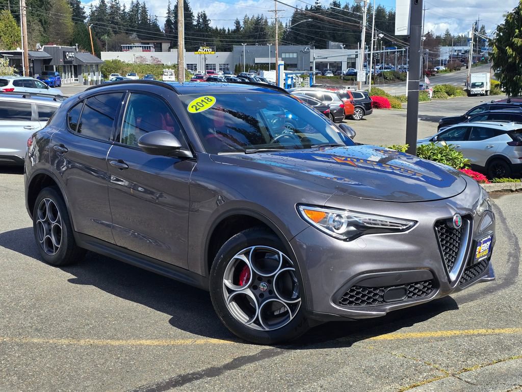 Used 2018 Alfa Romeo Stelvio Ti Sport image 2