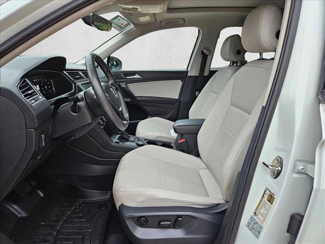 Used 2021 Volkswagen Tiguan SEL w/ 3rd Row Seat Package AWD/4WD image 13