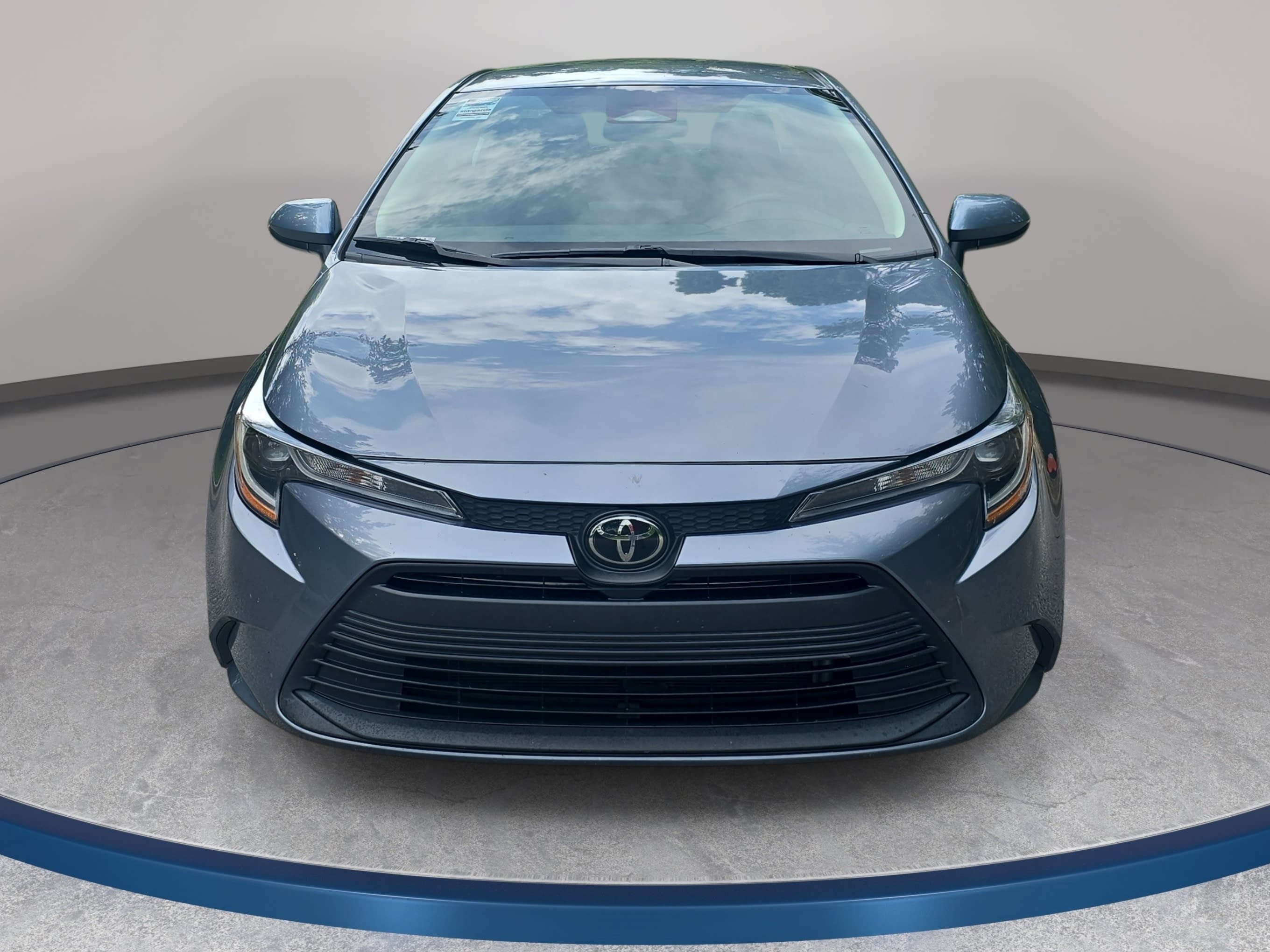 Used 2024 Toyota Corolla LE FWD image 2