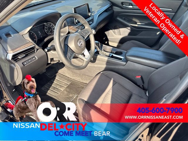 Used 2025 Nissan Altima 2.5 SV FWD image 13