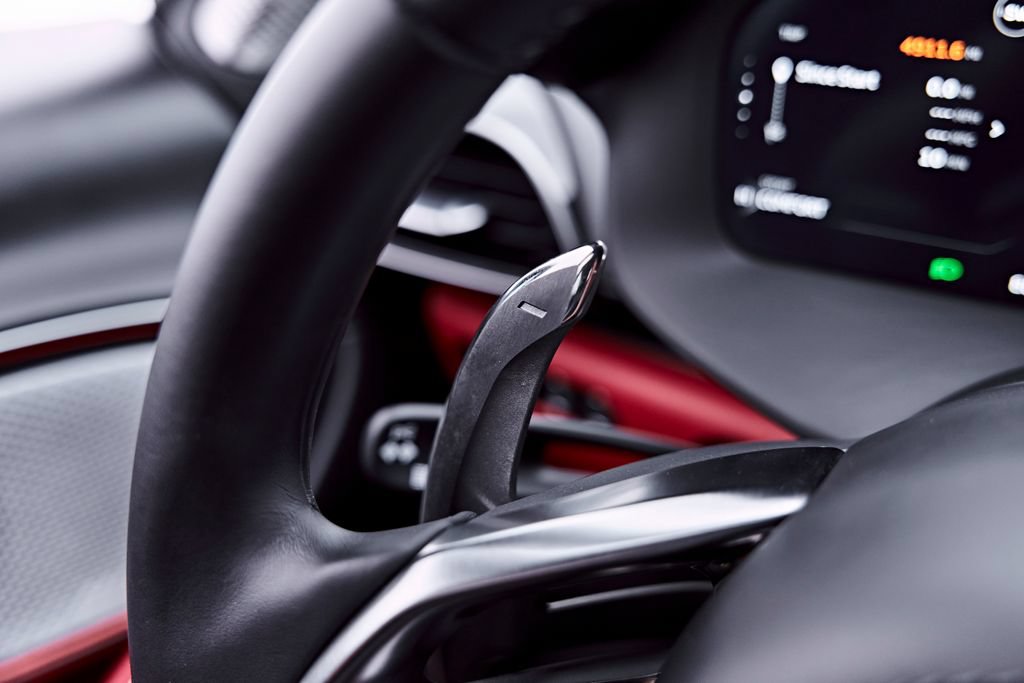 Used 2024 McLaren Artura RWD image 65