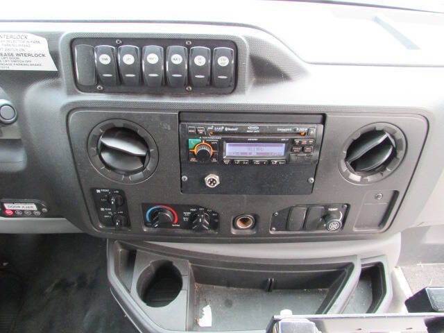 Used 2013 Ford E-450 and Econoline 450 Super Duty w/ Shuttle Bus Prep Pkg RWD image 13