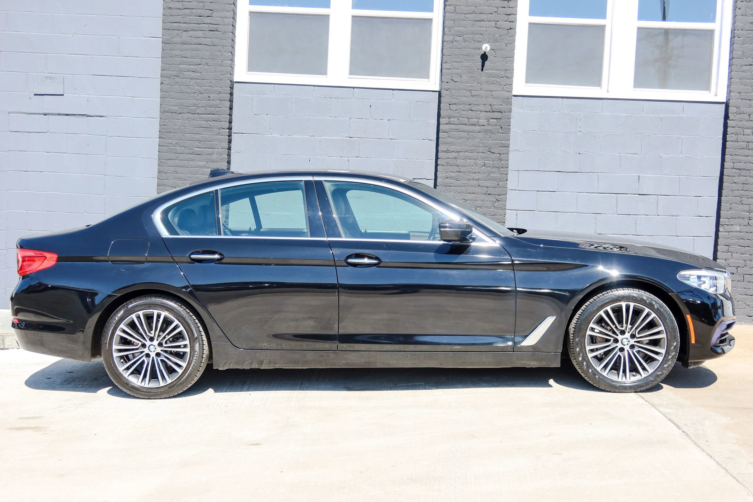 Used 2018 BMW 530i xDrive AWD/4WD image 5