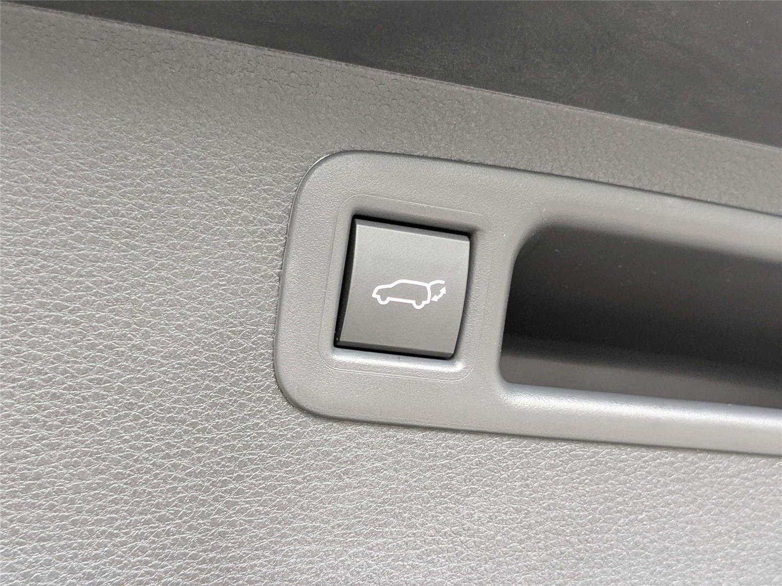 New 2026 Toyota Highlander XSE AWD/4WD image 8