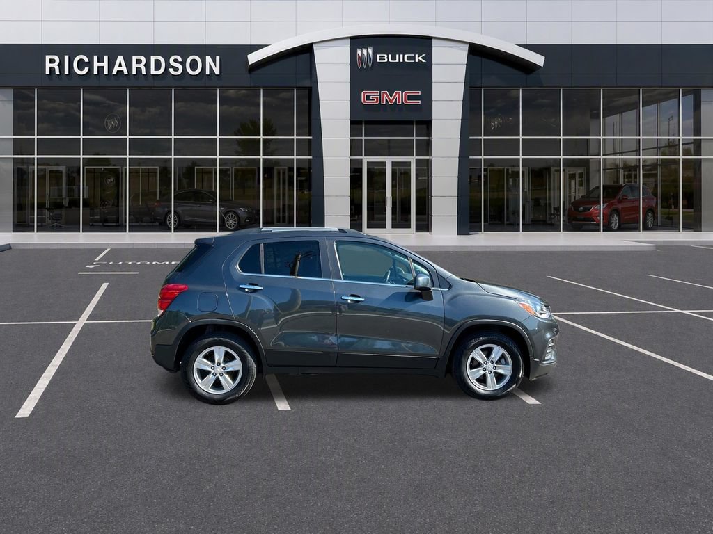 Used 2019 Chevrolet Trax LT w/ LT Convenience Package FWD image 7