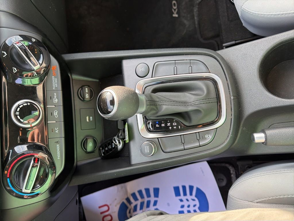 Used 2023 Hyundai Kona SEL image 10
