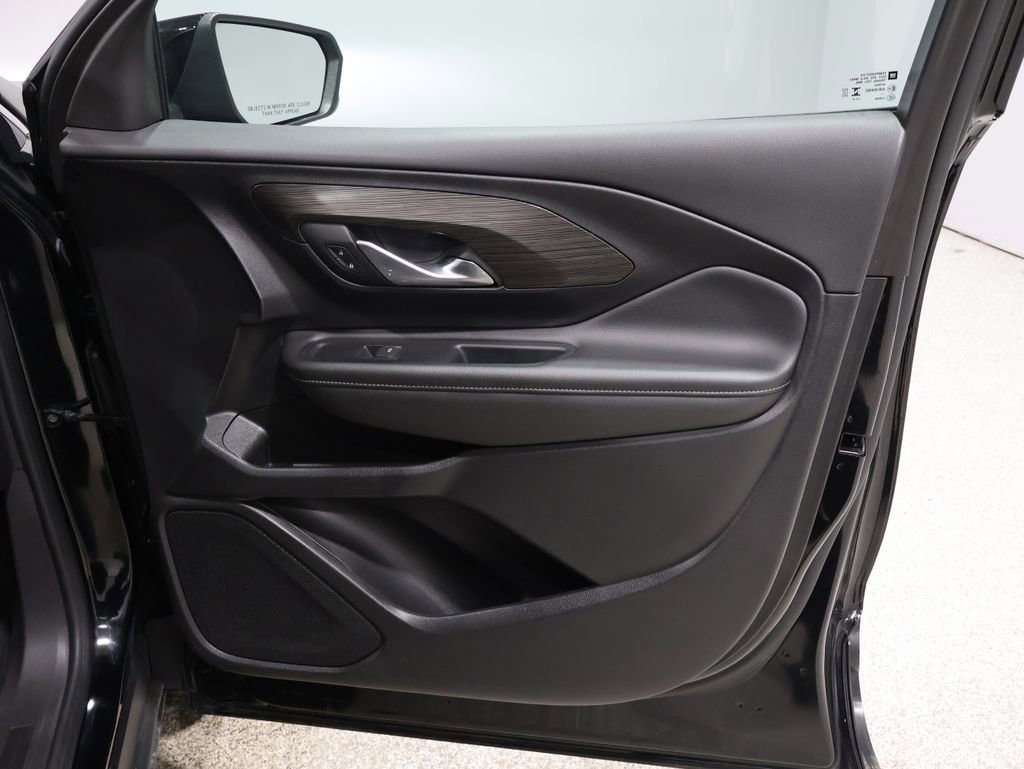 Used 2024 GMC Terrain SLE image 23