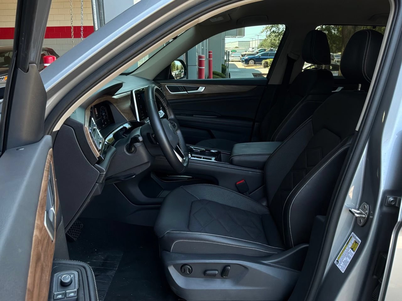 Used 2026 Volkswagen Atlas SE FWD image 10