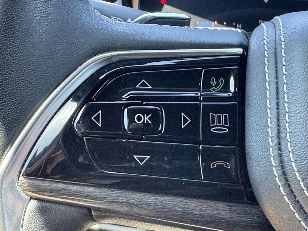 Used 2022 Jeep Grand Cherokee Overland AWD/4WD image 19