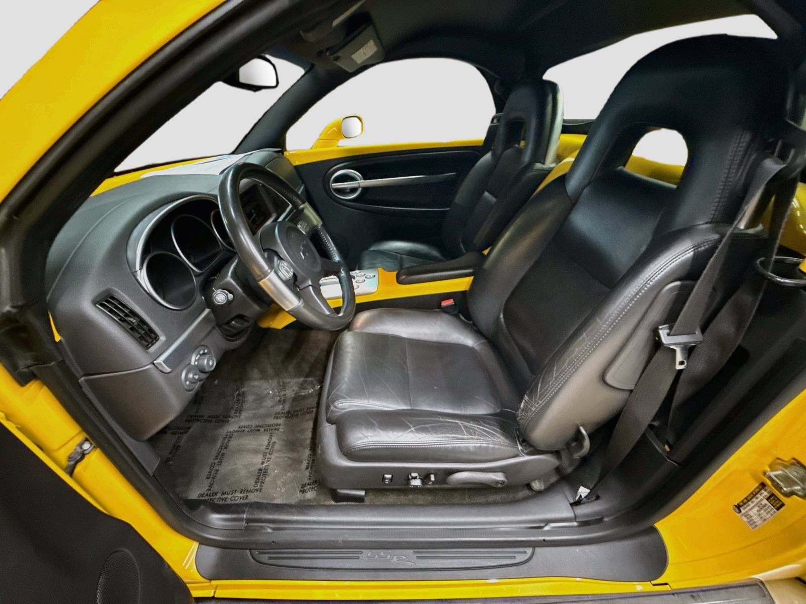 Used 2003 Chevrolet SSR w/ Preferred Equipment Group RWD image 22